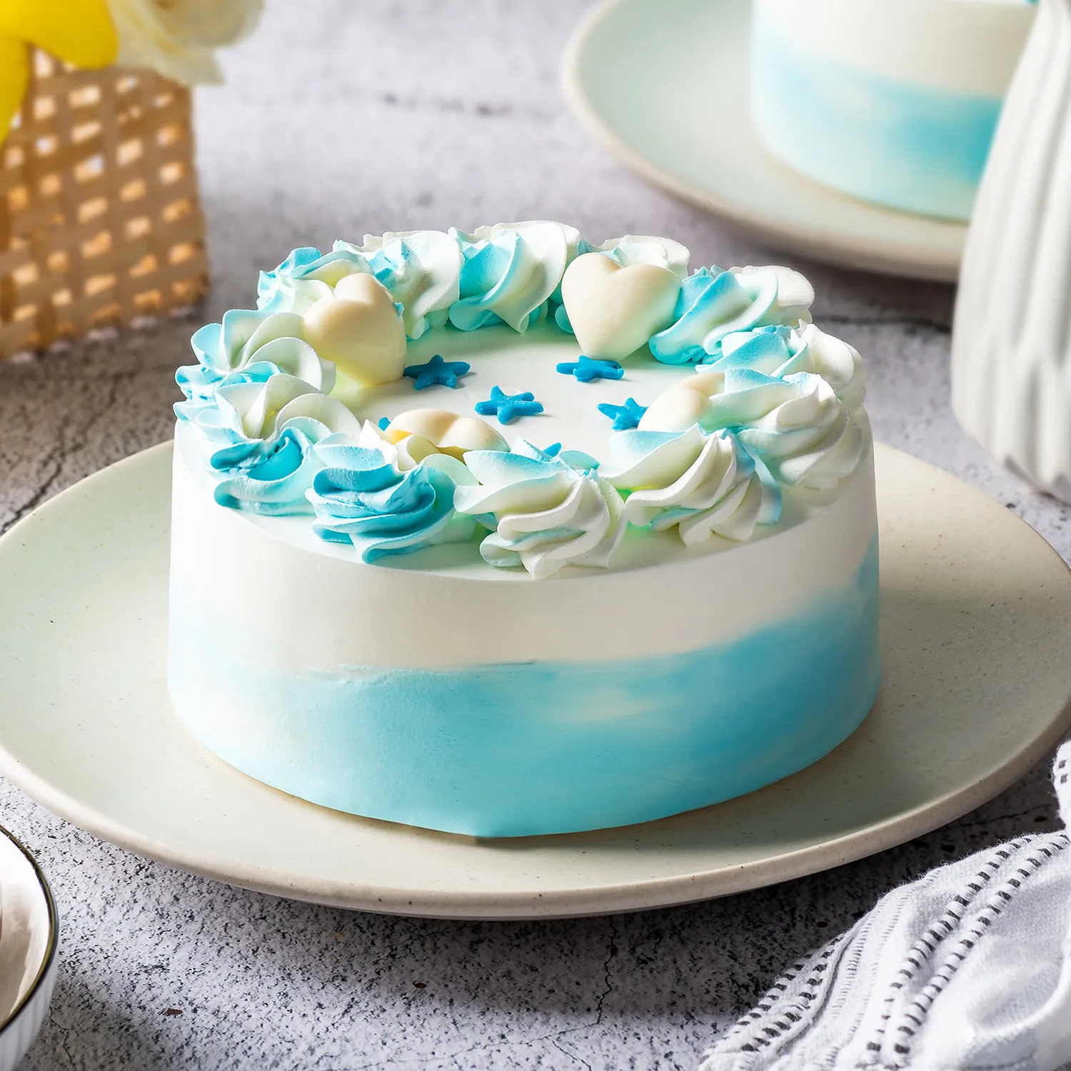 Floral Pineapple Cream Cake 3 Floral Pineapple Cream Cake