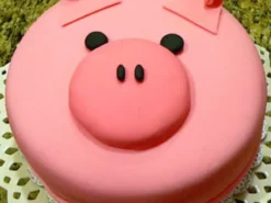 Porky Pig Fondant Cake from LallanTop Cake Shop - Delivery in East Delhi, South-East Delhi, Ghaziabad, and Noida
