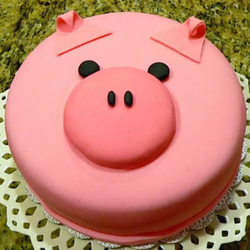 Porky Pig Fondant Cakes 3 Porky Pig Fondant Cake From Lallantop Cake Shop - Delivery In East Delhi, South-East Delhi, Ghaziabad, And Noida