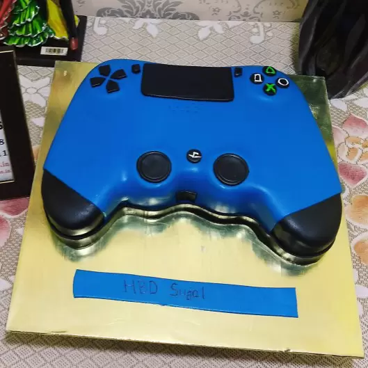 Ps4 Controller Birthday Fondant Cake 3 Ps4 Controller Birthday Fondant Cake