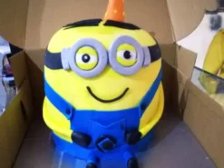 Minion Funny Fondant Cake