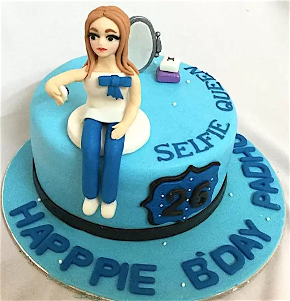 Selfie Queen Fondant Cake 3 Selfie Queen Fondant Cake