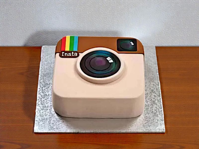 Instagram Logo Shaped Fondant Cake 3 Instagram Logo Shaped Fondant Cake
