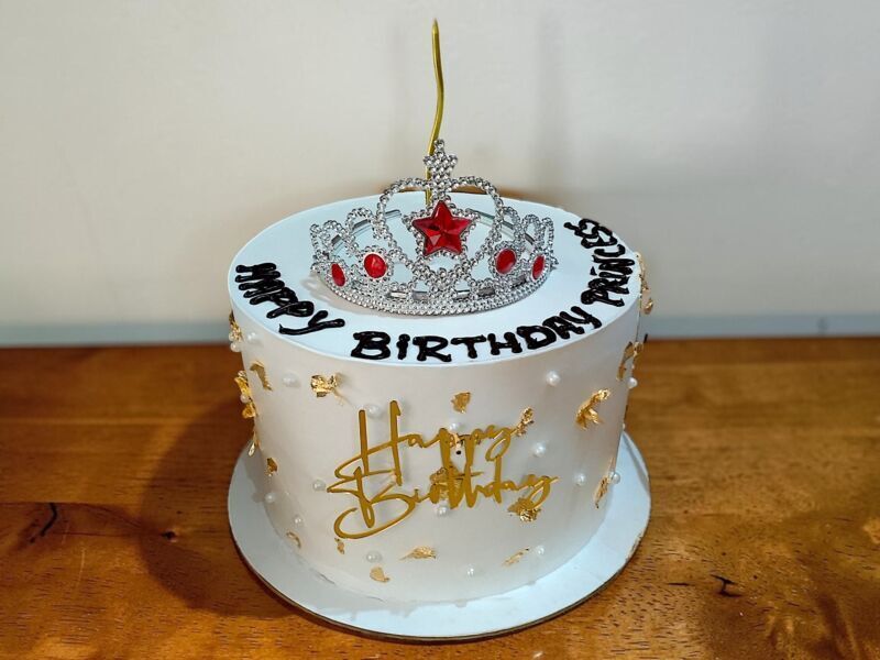 Elegant White & Gold Princess Birthday Cake 3 elegant-white-gold-princess-birthday-cake