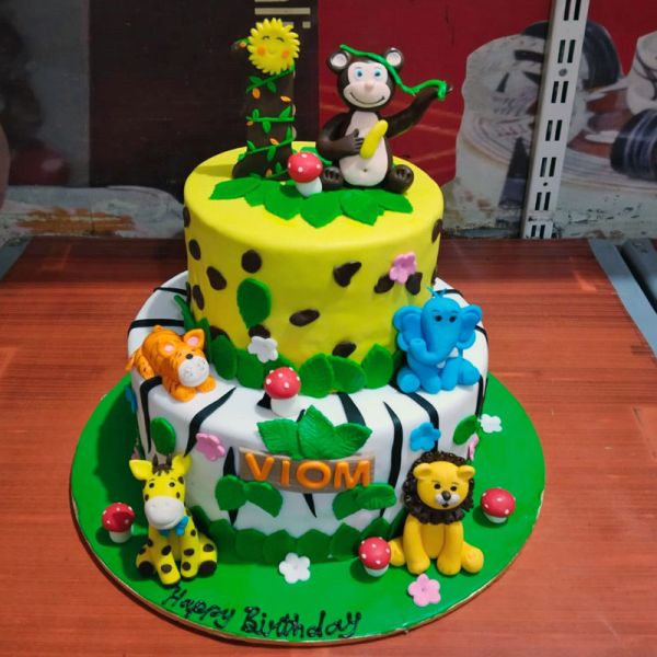 2 Tier Jungle Safari Cake 5 2 Tier Jungle Safari Cake - Image 3