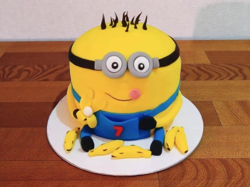Banana & Bob Minion Fondant Cake 3 Banana & Bob Minion Fondant Cake