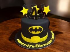 batman-customized-cake