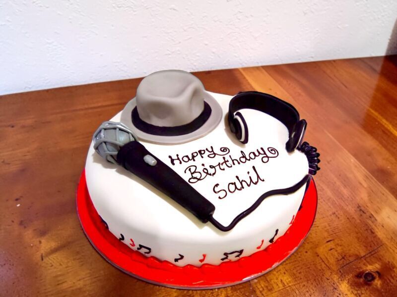 Customized Music Lover Fondant Cake 3 Customized Music Lover Fondant Cake