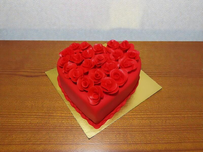 Hot Red Valentine Heart Fondant Cake 3 Hot Red Valentine Heart Fondant Cake