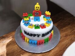 lego-builder-fondant-cake