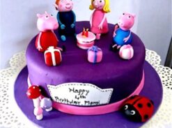 Lovely Peppa Pig Family Fondant Cake