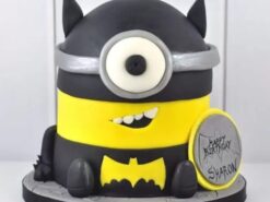 Minion As Batman Fondant Cake