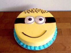 Minion Cream Cake