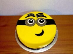 Minion Round Fondant Cake