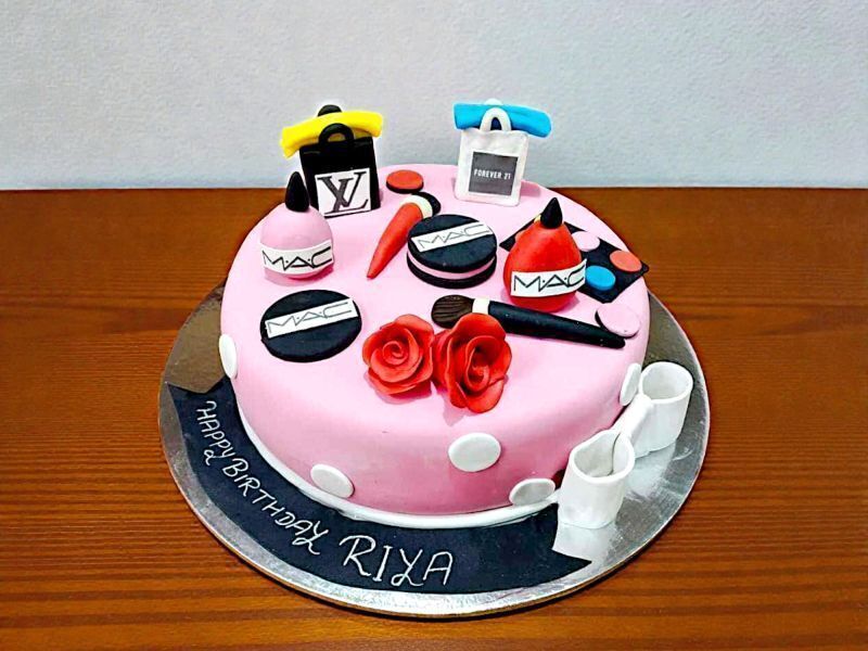 Pink Fashionista Fondant Cake 3 Pink Fashionista Fondant Cake