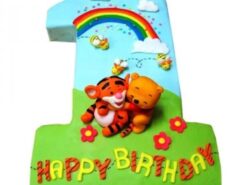 Pooh Tigger Fondant Cake