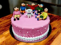 shinchan-family-fondant-cake