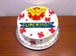 Wonder Woman Super MOM Cake